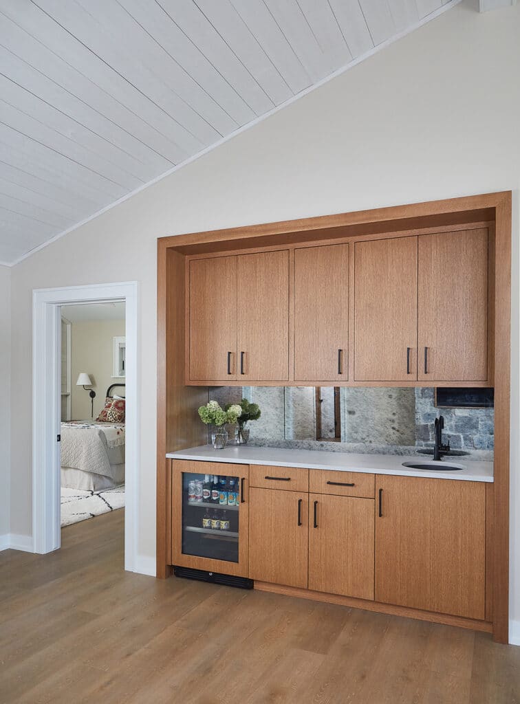 Vintage Lake House Wet Bar