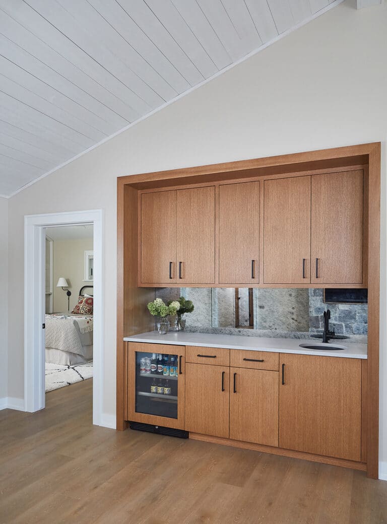 Vintage Lake House Wet Bar