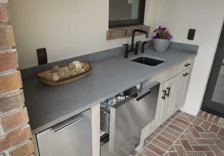 Transitional Grey Wood Outdoor Kitchen Cooler Drawer