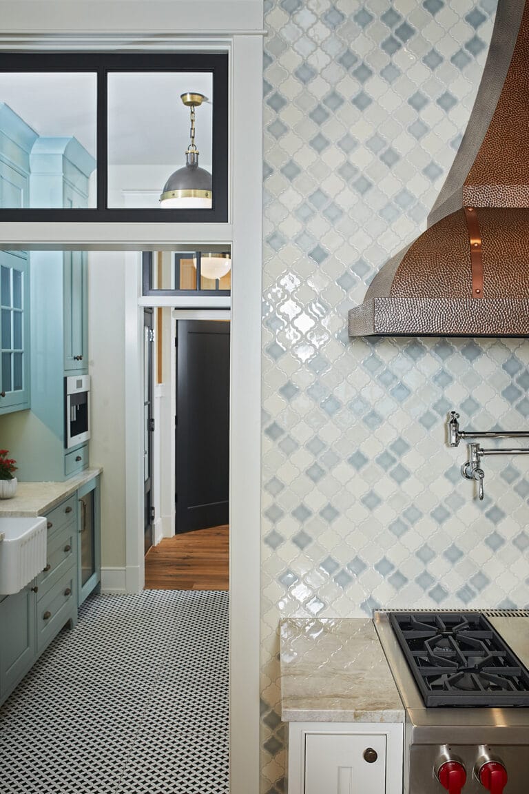 Traditional Butlers Pantry Cabinets
