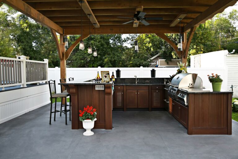 Traditional Wood Outdoor Kitchen Cabinets Pergola