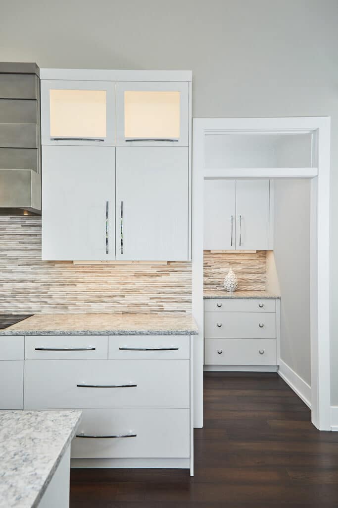 Dreamwood Contemporary Kitchen Pantry