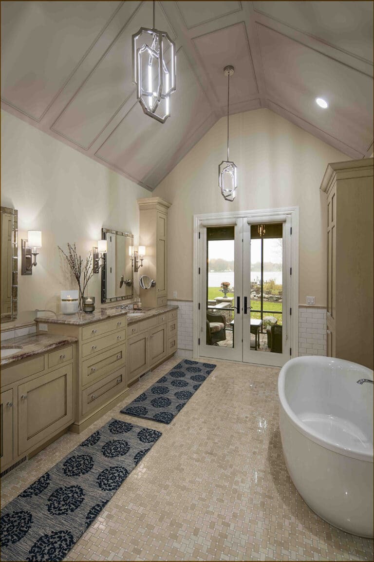 Traditional Lakefront Cottage Master Bathroom